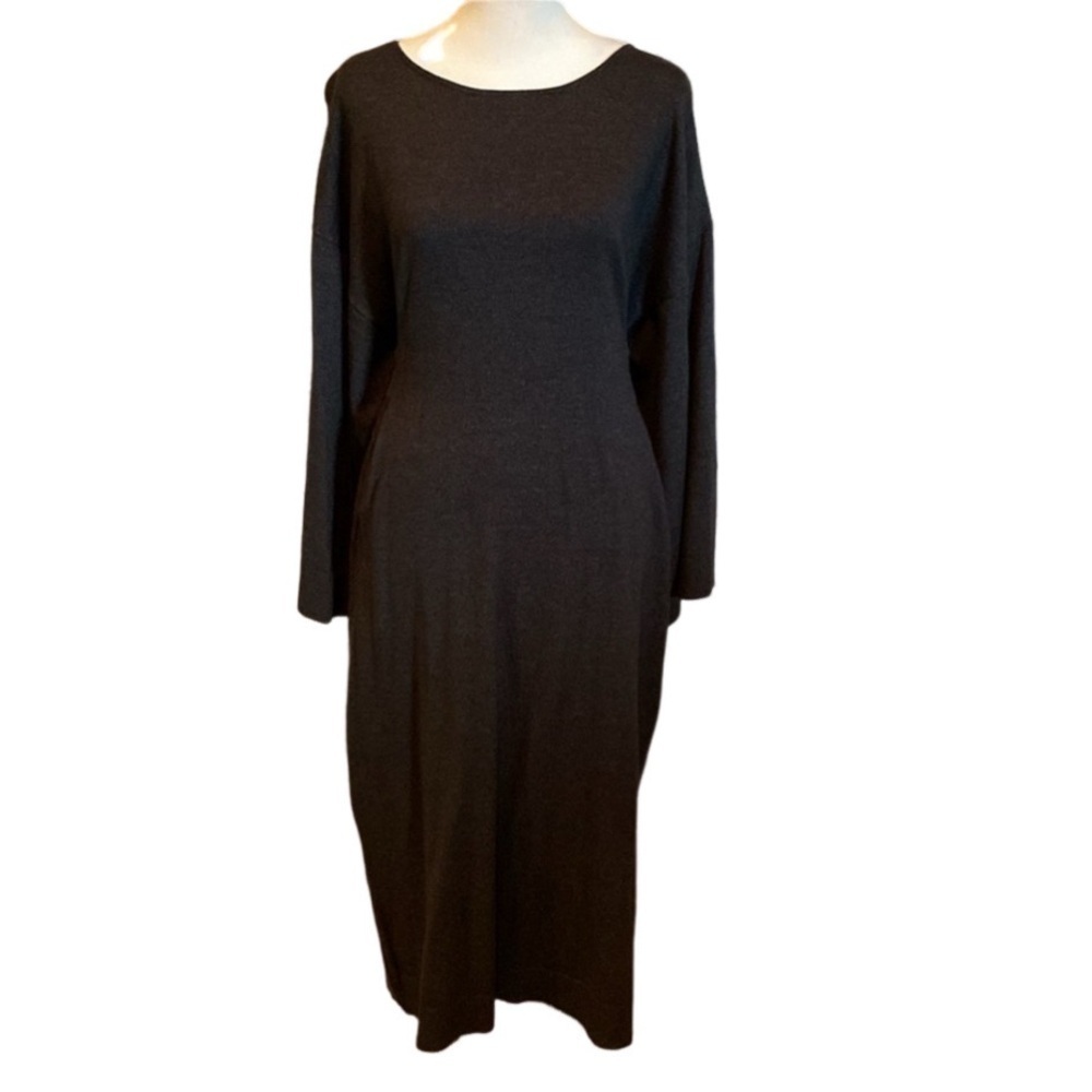 Max Studio tie-waist dress. Size M. 3/4 wide sleeves. Charcoal gray .